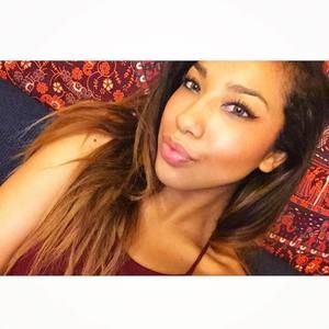 Meet your Posher, Elaina